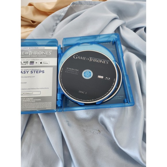 Game of Thrones Complete season 1, Blueray + Digital HD, bought but never played - Picture 2 of 3